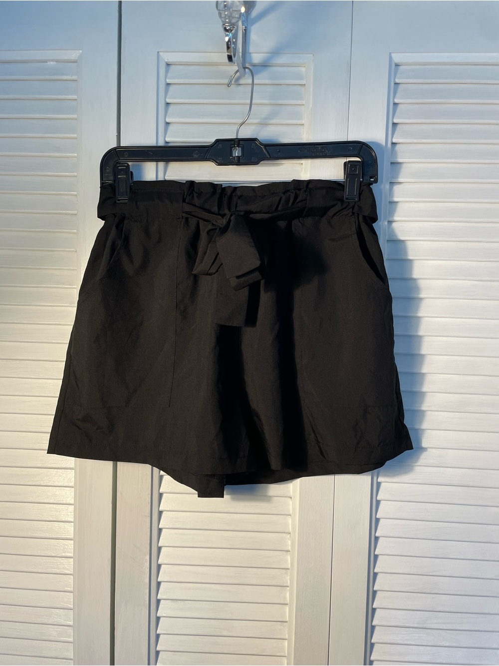 875. Unbranded Business Casual or Dressy Black Paper Bag Flowy Shorts